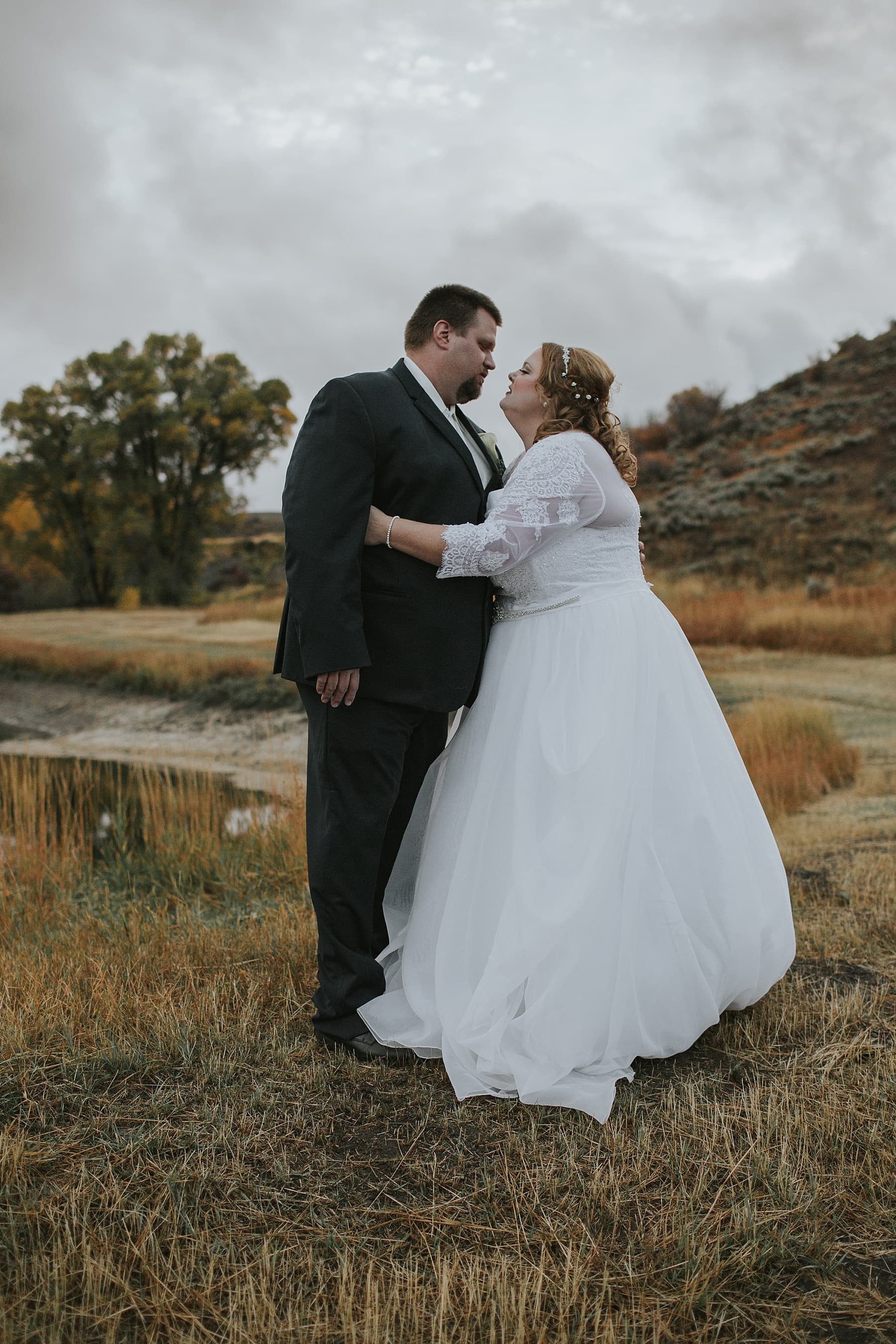 steamboat springs fall barn wedding photography